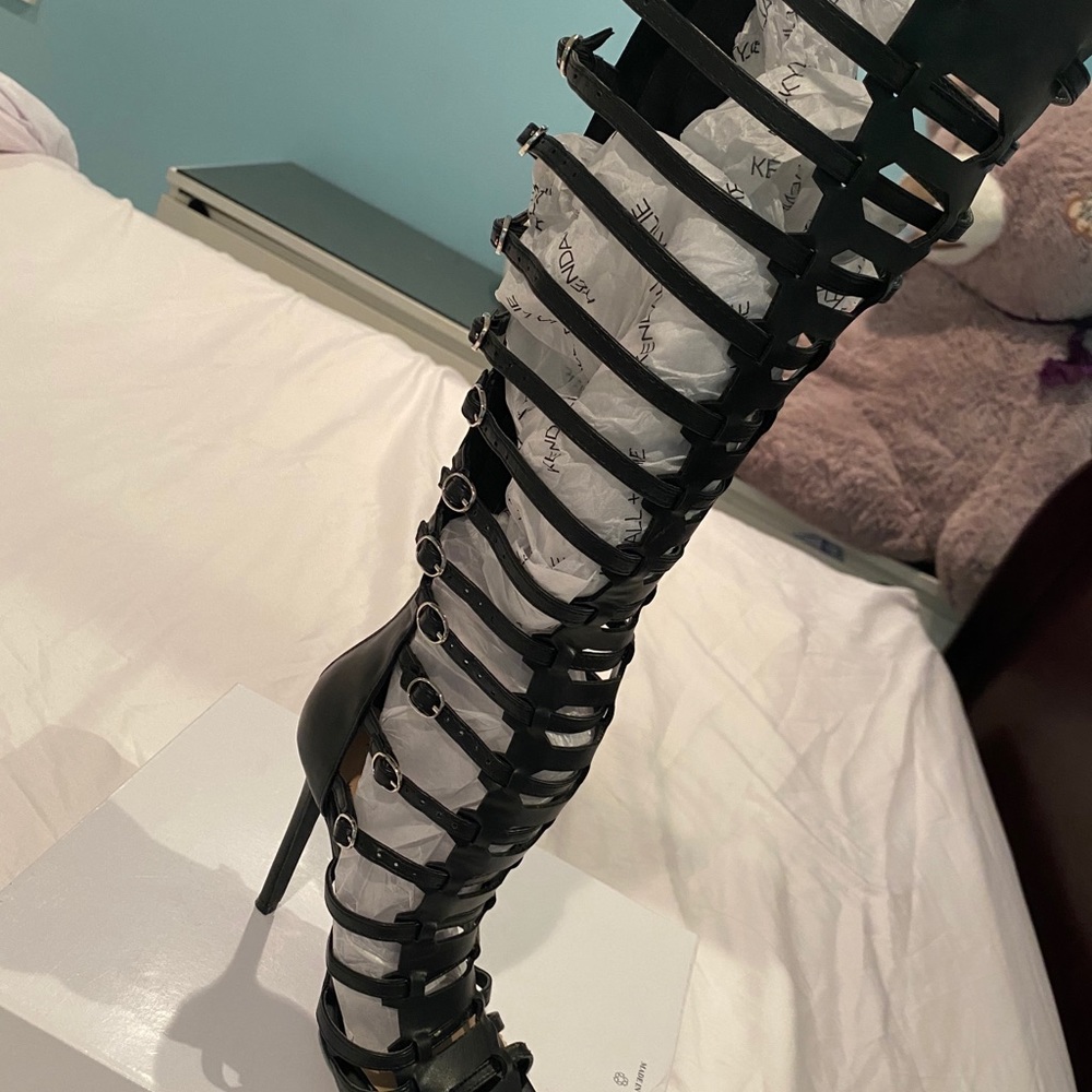 Sandals - Picture 6 of 8